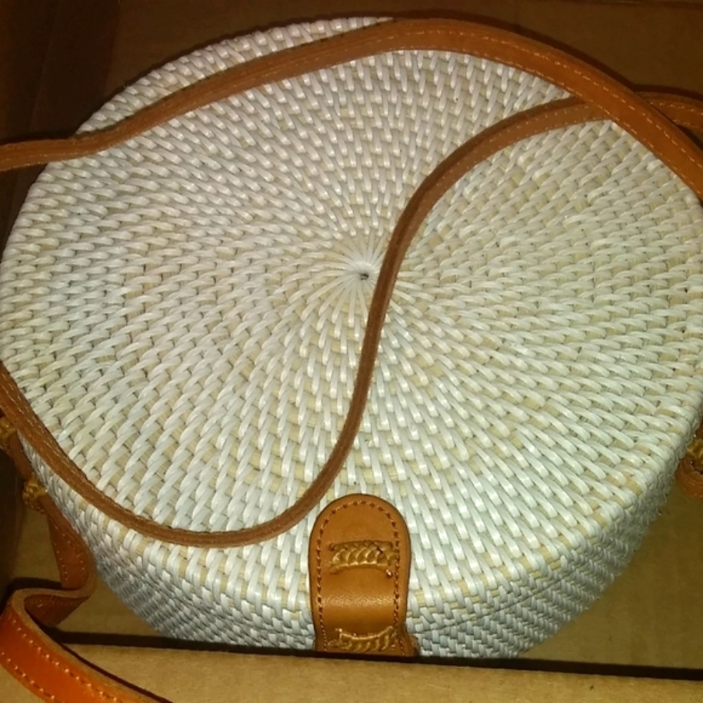 Round Rattan Purse - White